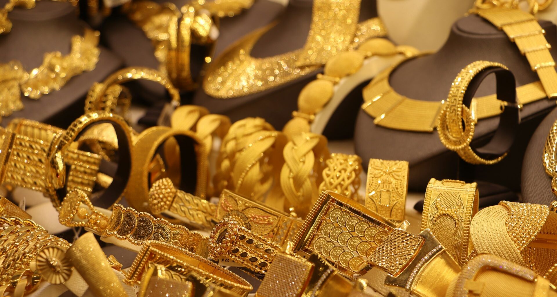 From $3,600 to $3,760: Gold's Record Run Reinforces Institutional Demand - Article