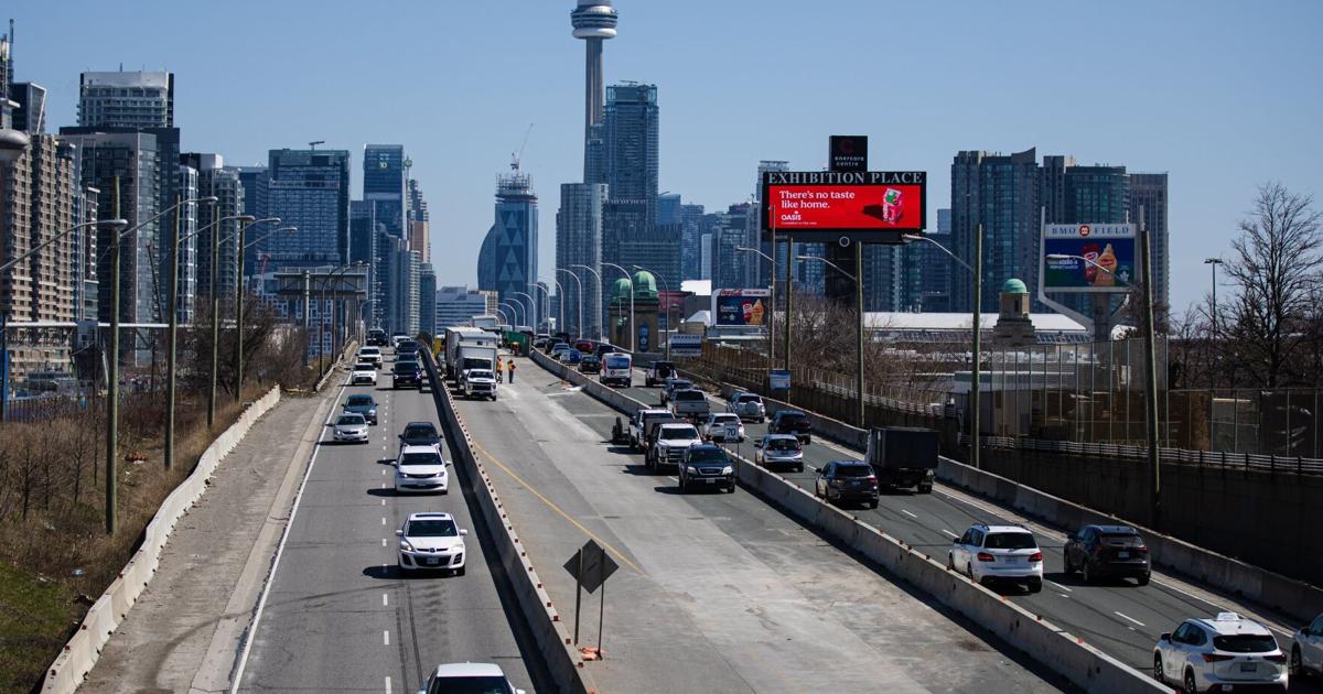 Gardiner Expressway fully open between Dufferin Street and Strachan Avenue, 18 months ahead of schedule - Toronto Star