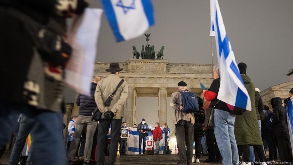 October 7 commemorations held across country – DW – 10/07/2025