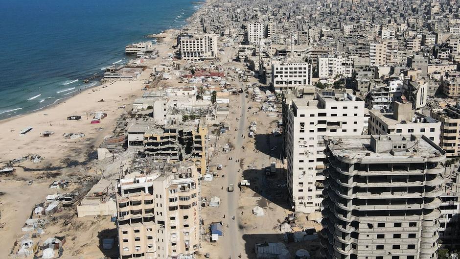 Trump says Gaza ceasefire intact amid fighting – DW – 10/21/2025