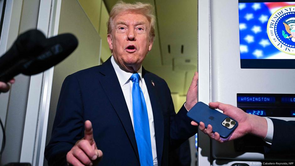 Trump departs for ASEAN summit on high-stakes Asia tour – DW – 10/26/2025