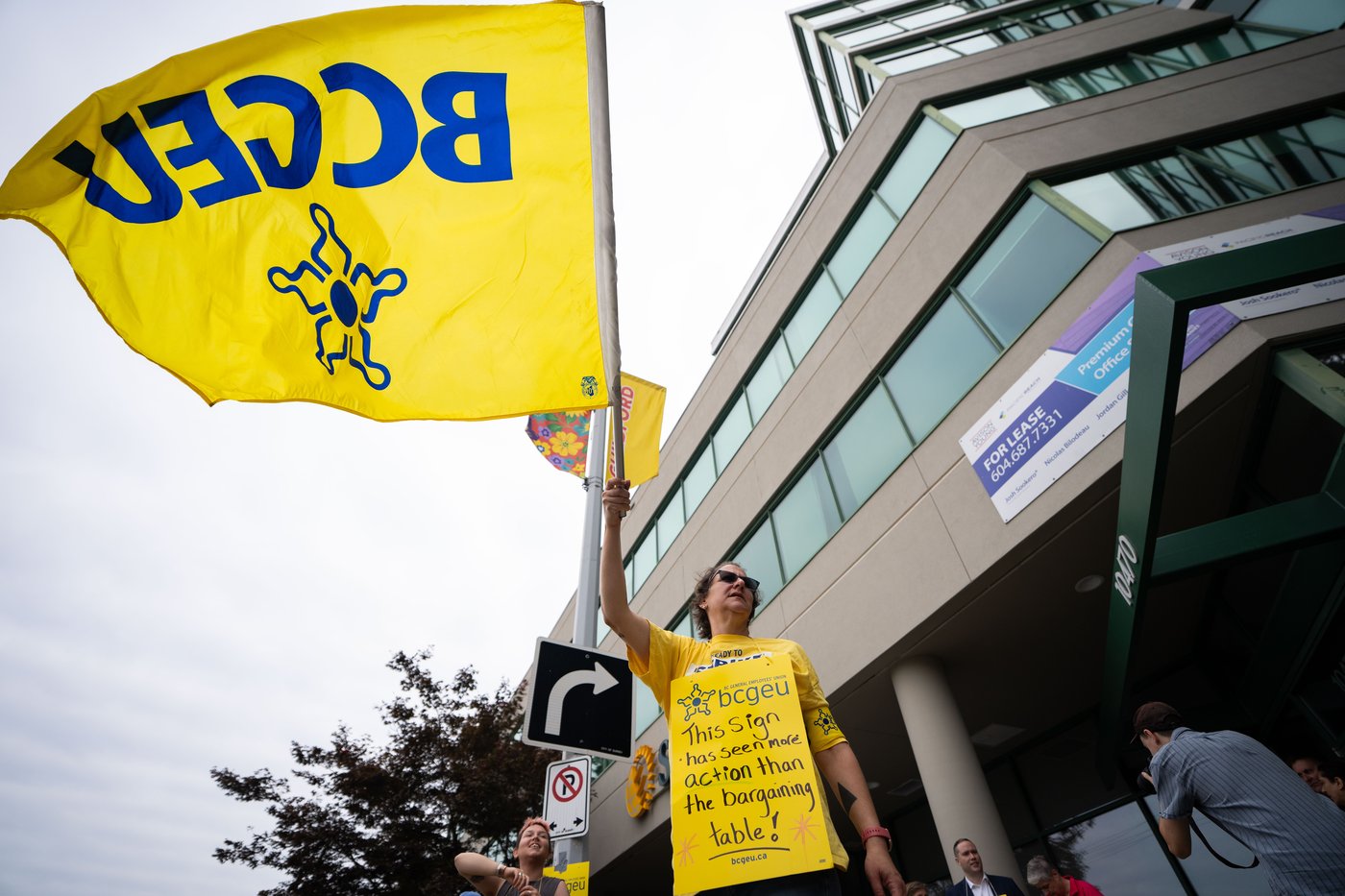 Unions to converge in downtown Vancouver in push for B.C. public service contract