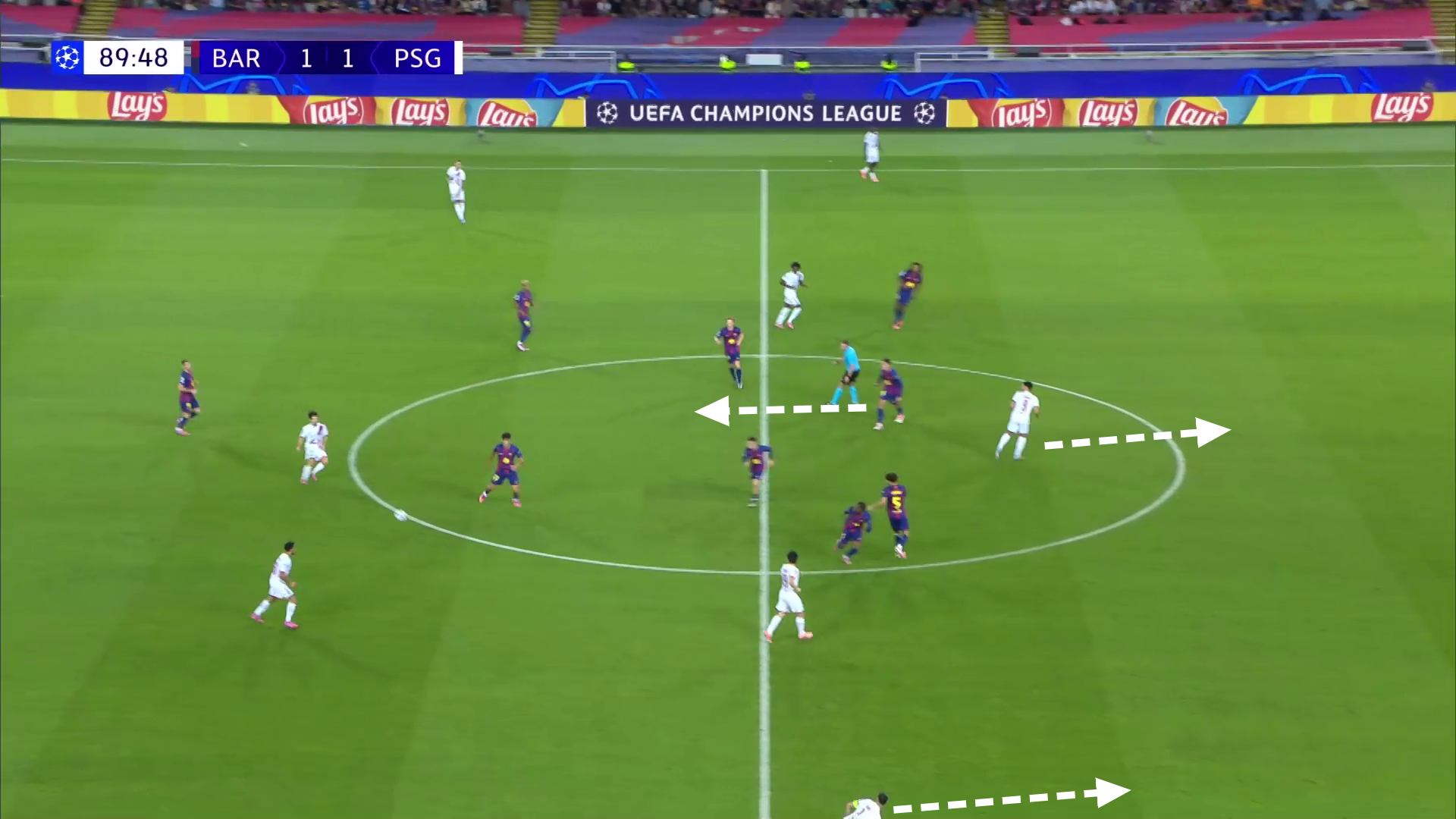 A screengrab from PSG's recent win against Barcelona showing Barcelona's high line and their forward orientation, compared to PSG's attackers facing the other direction, ready to run in behind