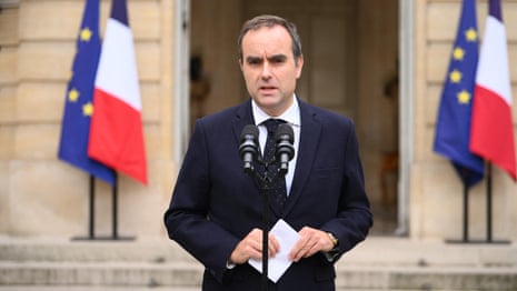  French PM Sébastien Lecornu resigns after less than a month in office – video