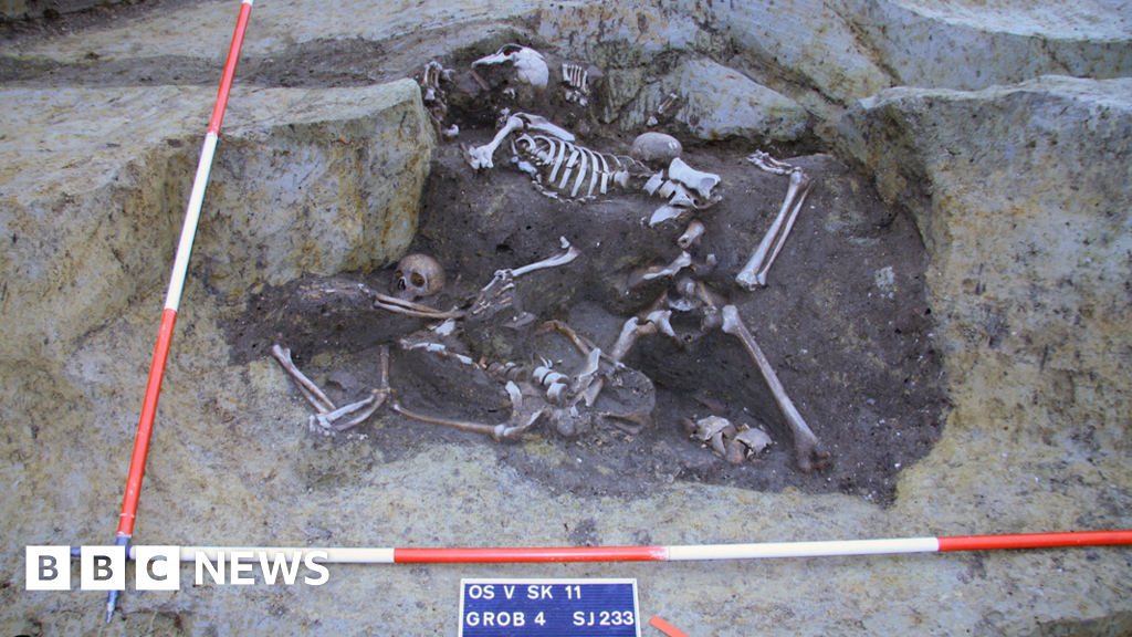 Skeletons in mass grave are ancient Roman soldiers, study finds