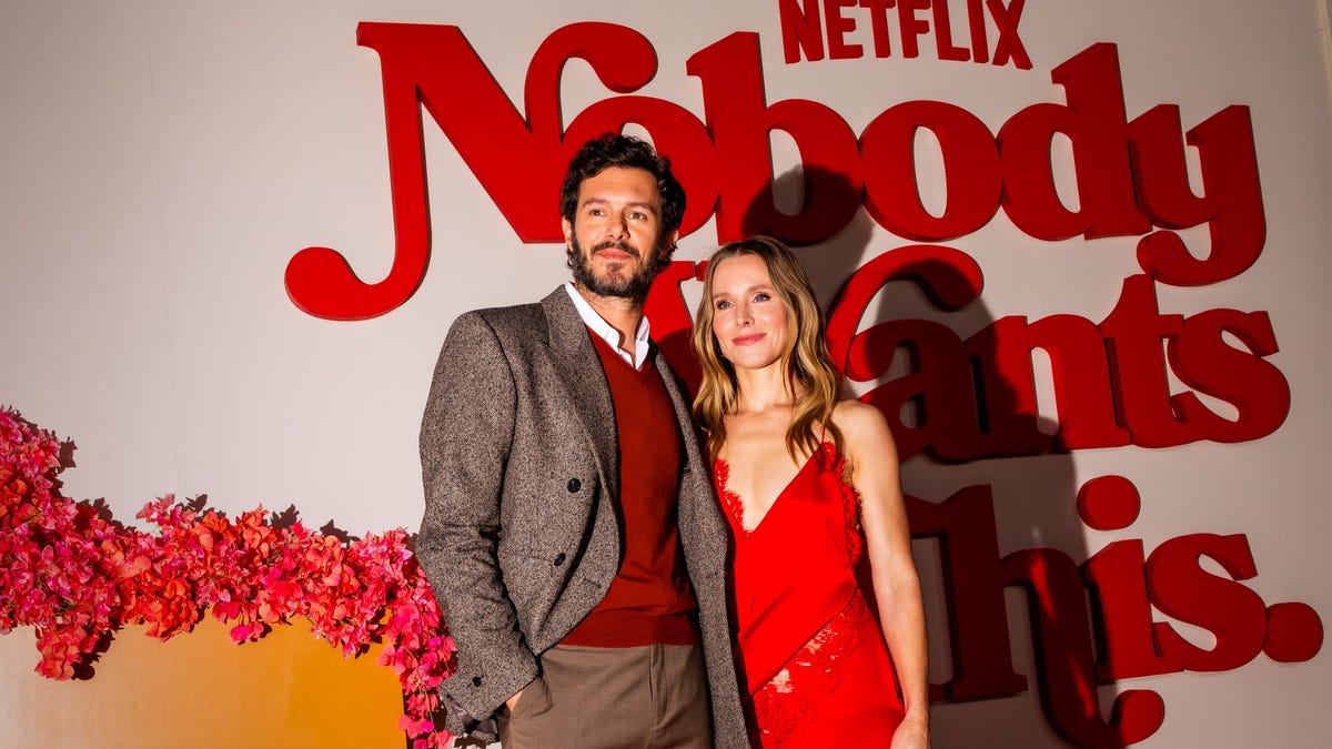 'Nobody Wants This' Season 2 premiere sees Kristen Bell, Adam Brody - USA Today