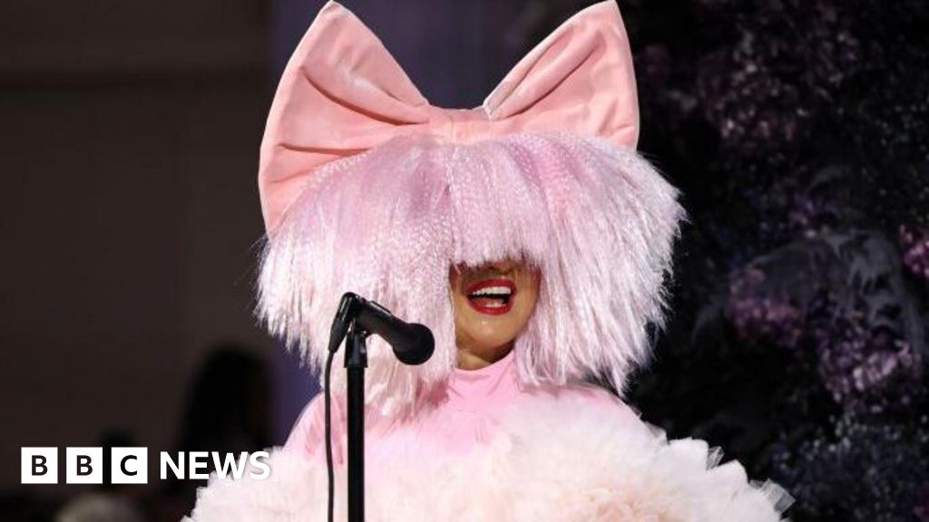 Sia's ex demands $250,000 per month in spousal support