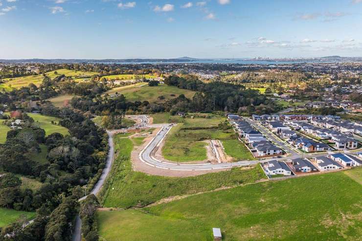 8 Yelash Road, Massey, Auckland