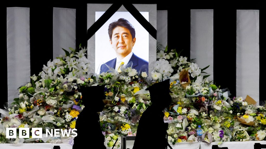Man pleads guilty to killing Japan's former prime minister