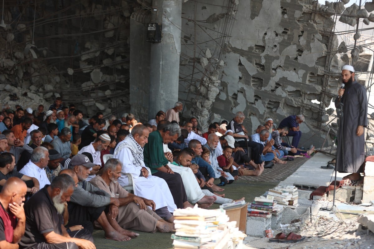 Following ceasefire, Gazans hold first mass Friday prayers in damaged mosques