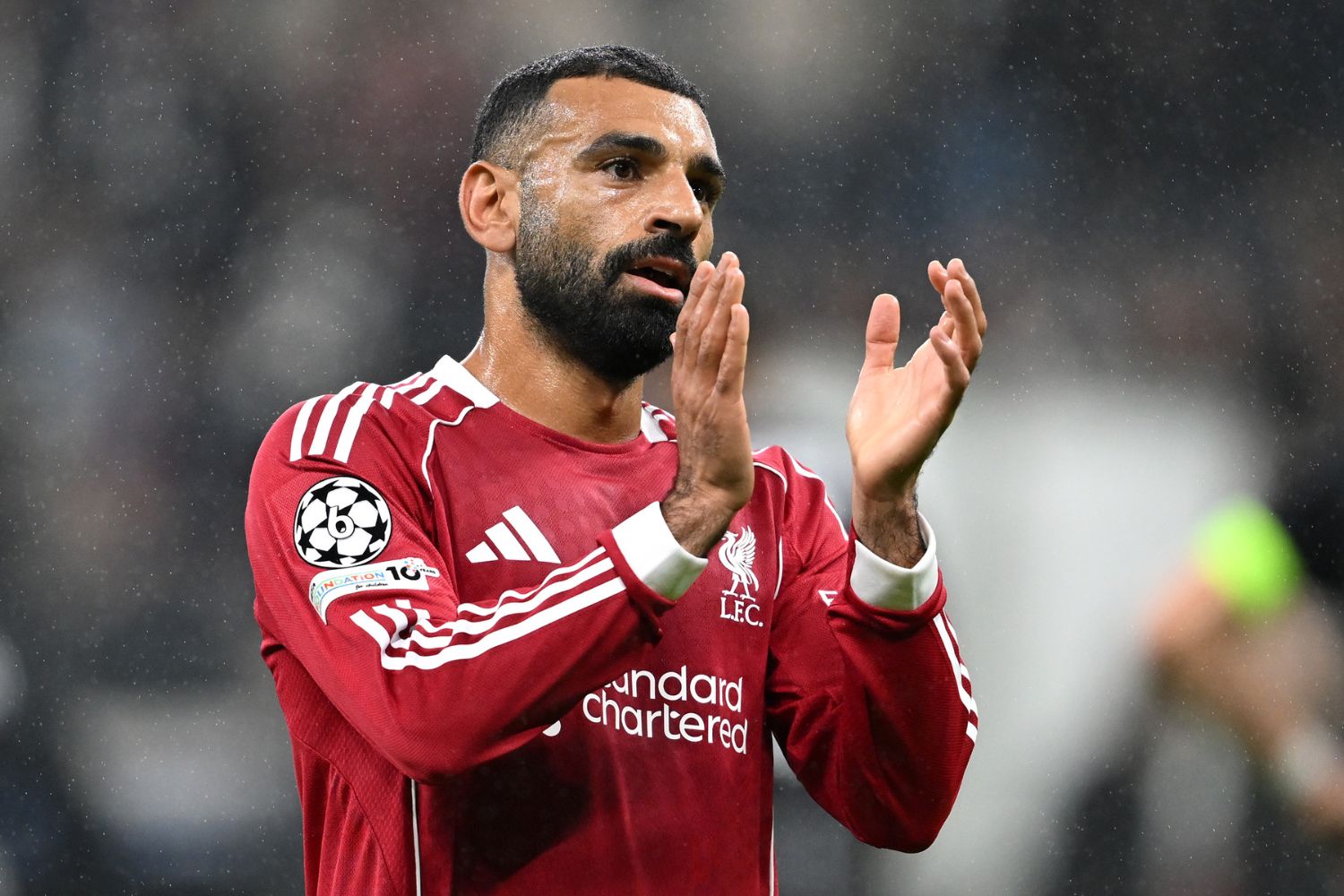 Mo Salah claps Liverpool fans after beating Eintracht Frankfurt