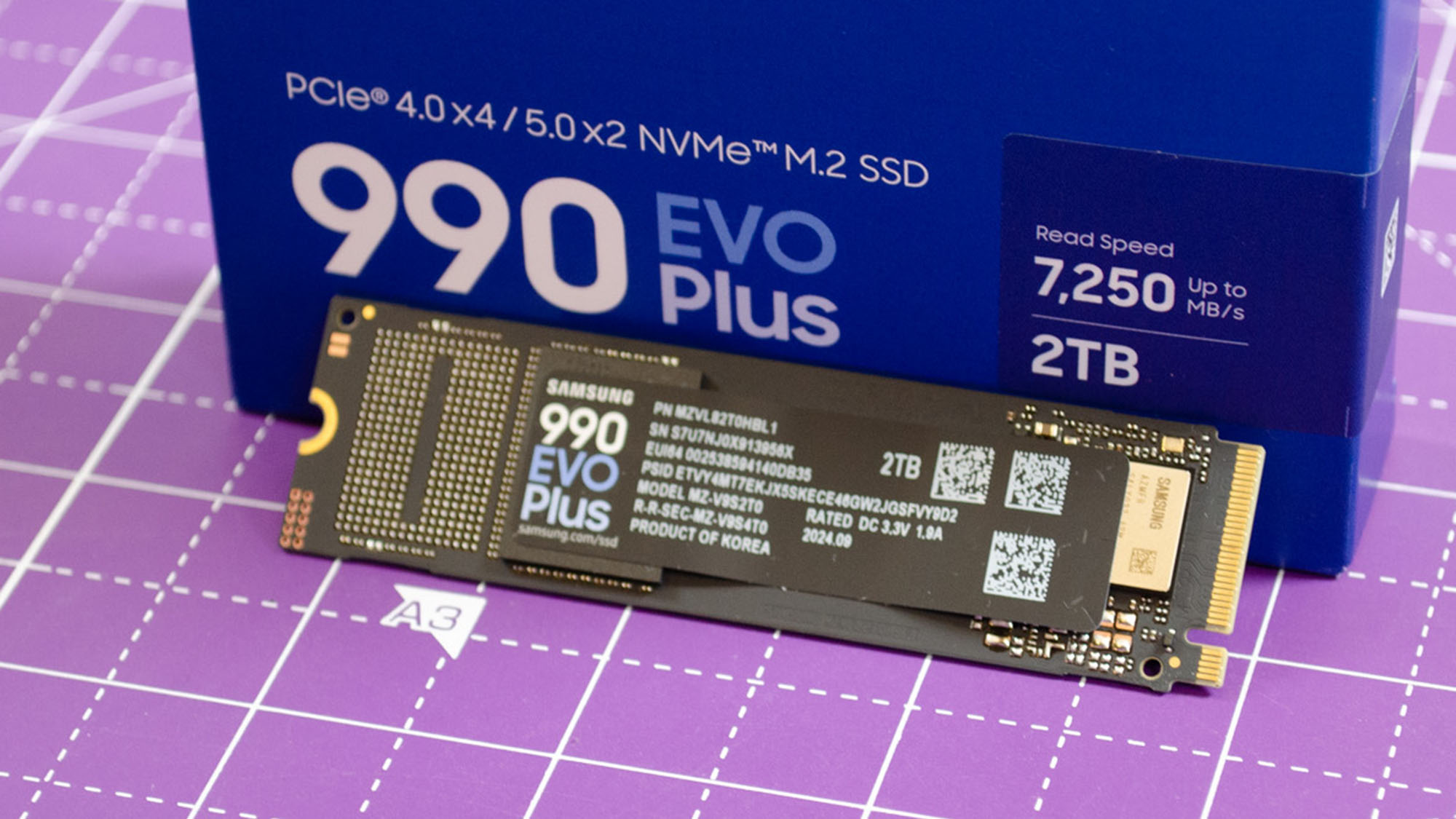 A Samsung 990 Evo Plus