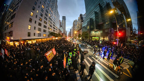 Satmar Hasidim unite in New York protest against IDF draft of yeshiva students