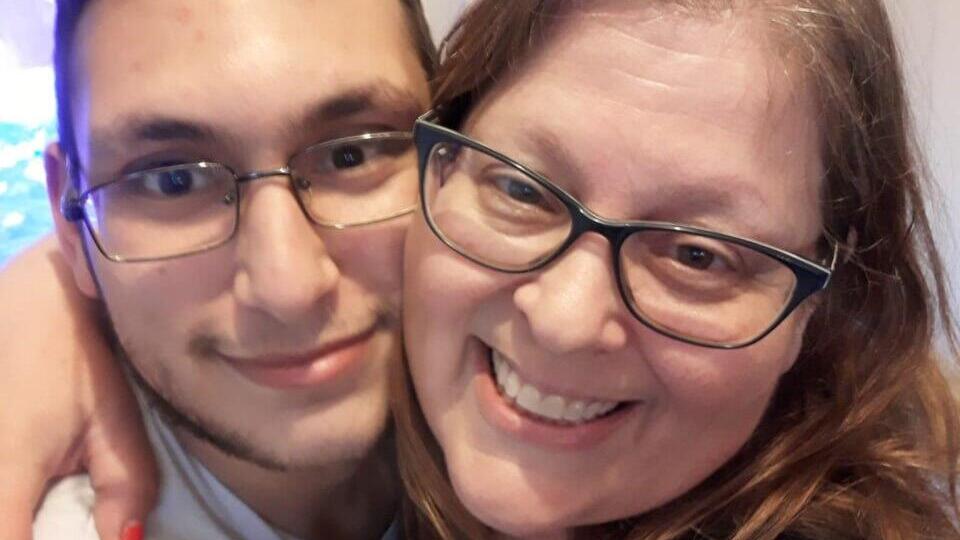 חירות נמרודי עם בנה תמיר 