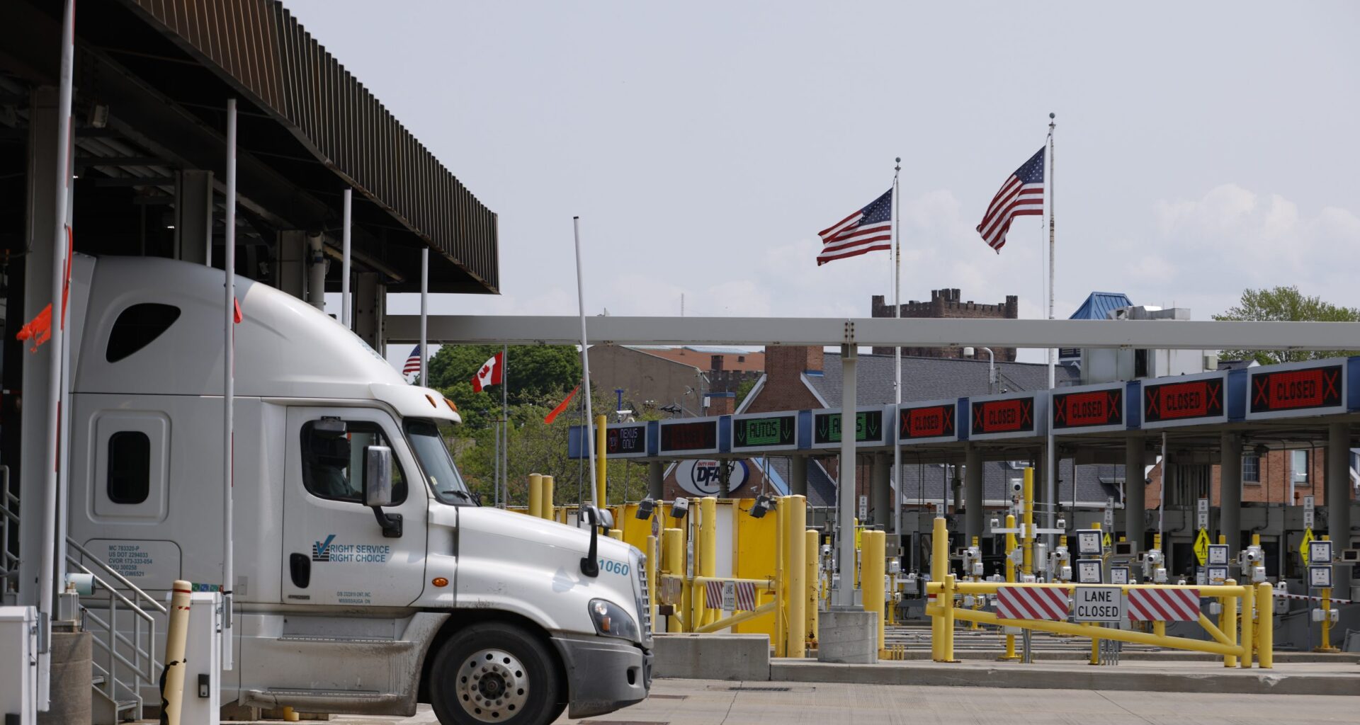 System outage causing processing delays at Canada-U.S. border