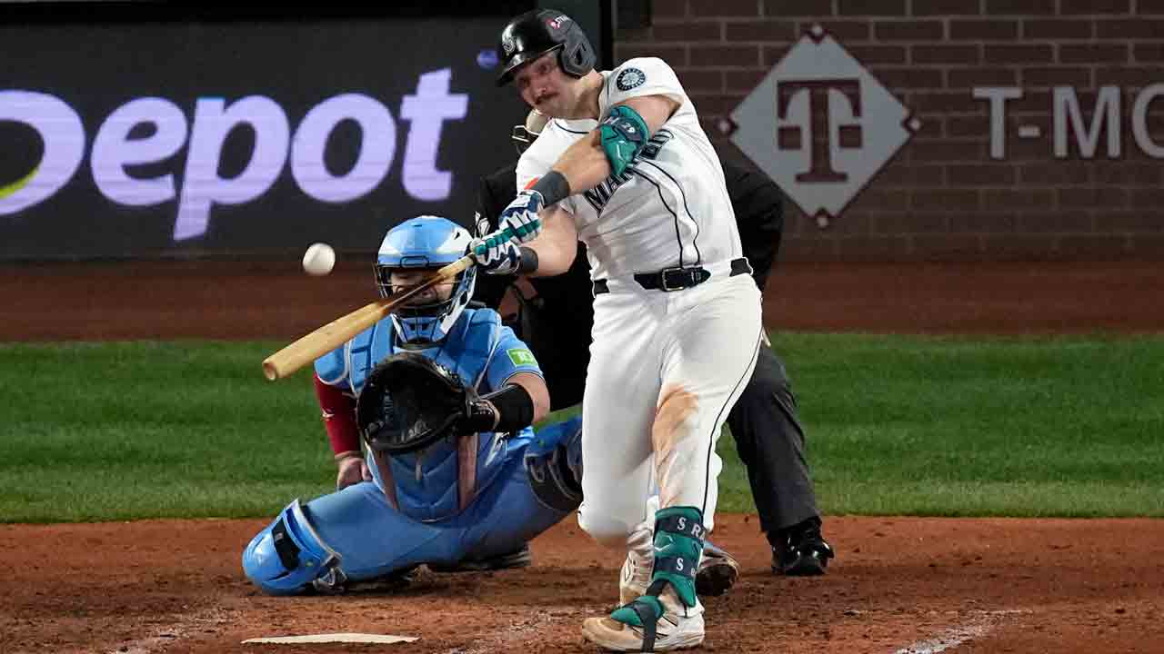 Blue Jays unravel in eighth inning as Mariners seize ALCS lead