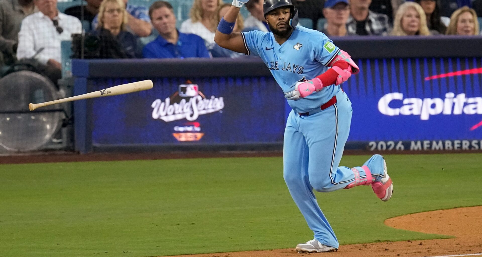 Blue Jays take the lead in Game 4 of the World Series with 2-run homer