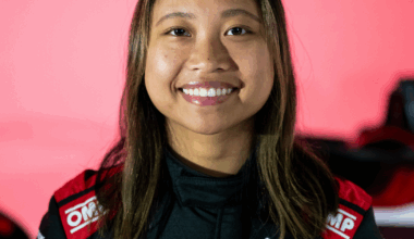 Mahindra sign Chloe Chambers for Women's Test