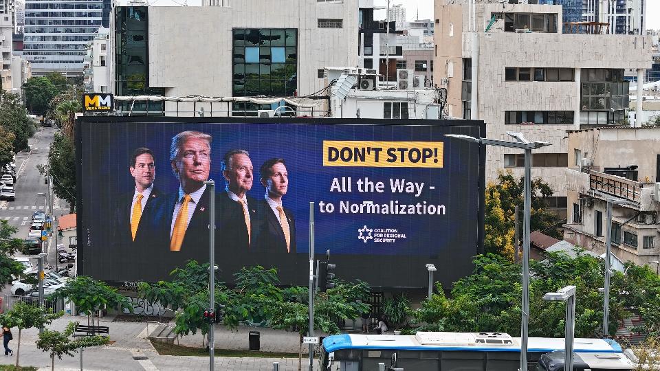 Trump, Witkoff, Kushner and Rubio Featured on Billboards Urging Completion of Trump Plan 