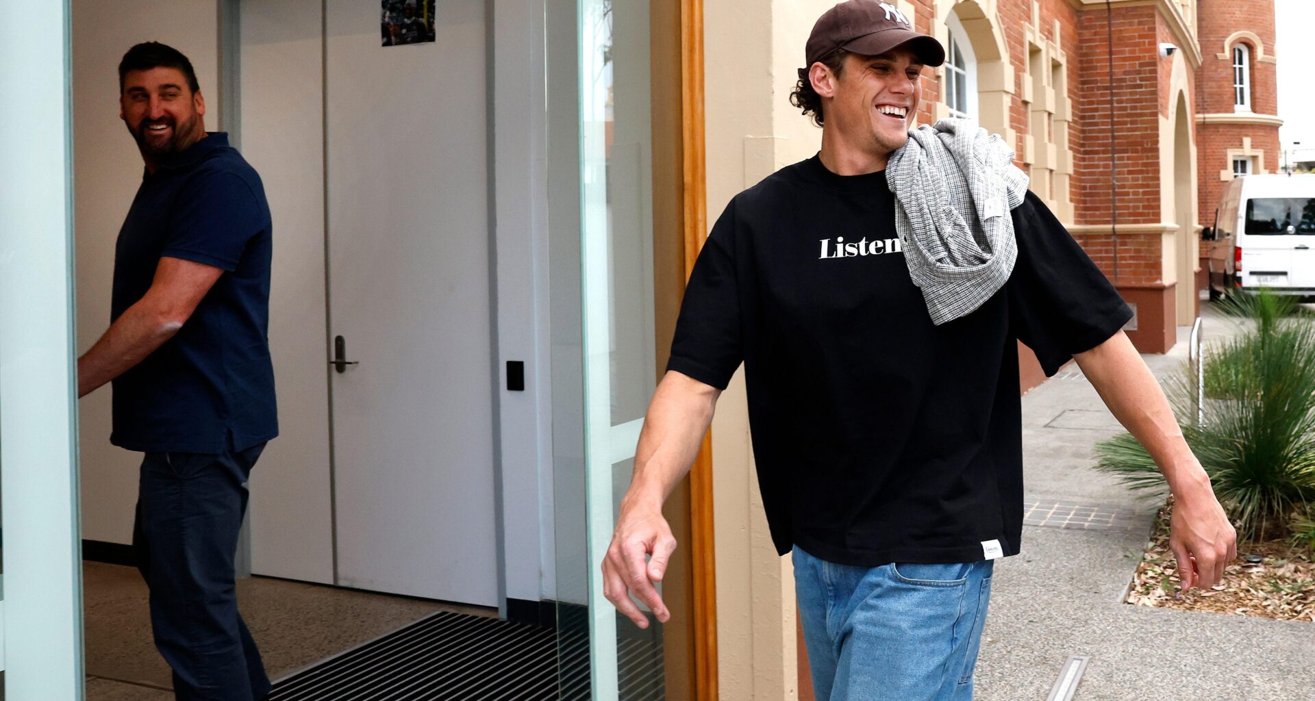 Star Blues forward meets with Swans as trade talks heat up