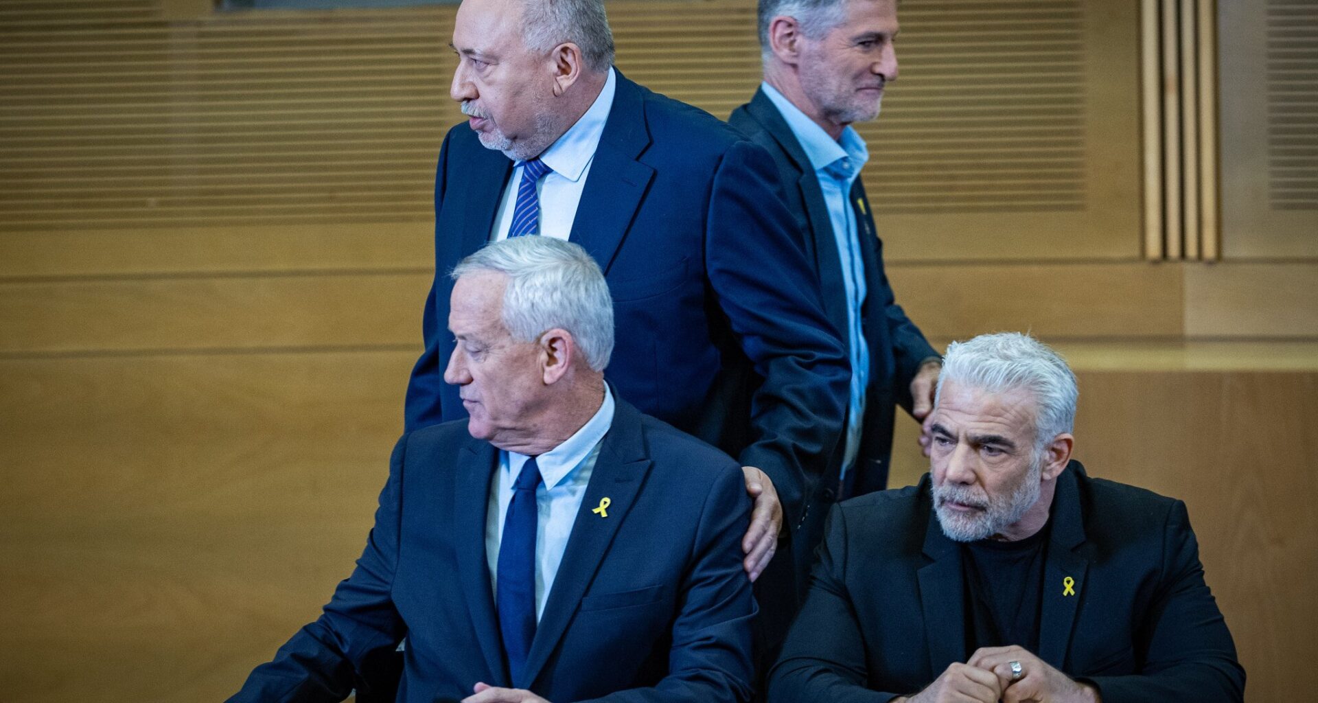 Opposition heads pledge safety net for Trump plan, while vowing to topple government