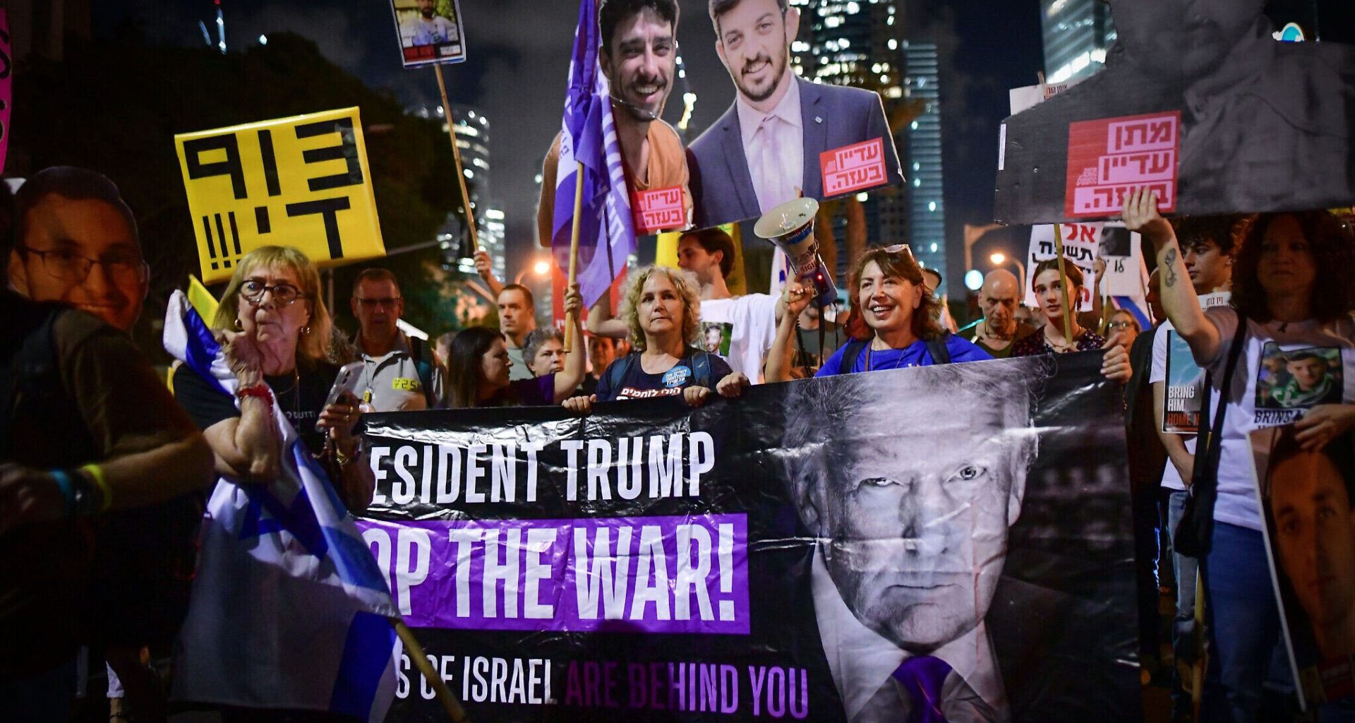 Hostage families urge surge of public solidarity at rally ahead of 'decisive days'