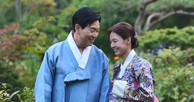 Kim Il-woo, Park Sun-young Celebrate 300-Day Anniversary on 'Groom Class' - 조선일보