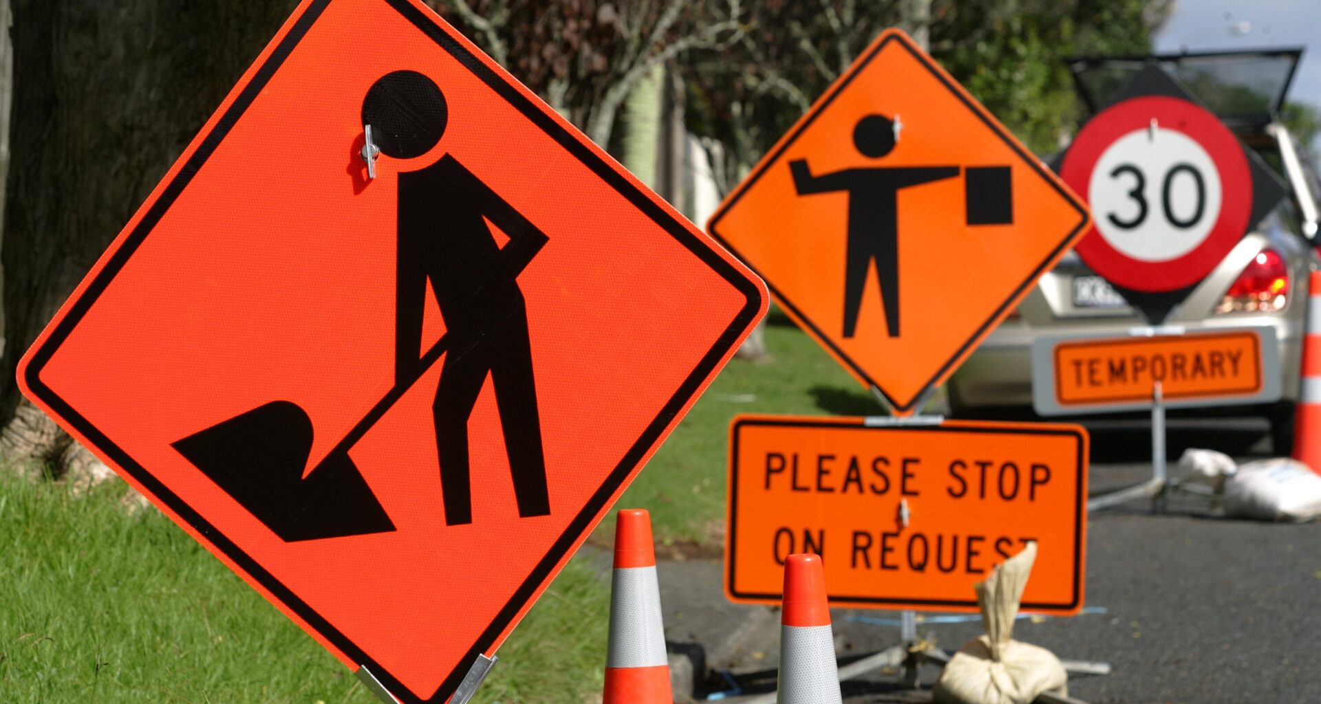 SunLive - Ōmokoroa roundabout nears completion