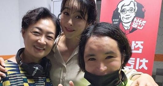 Exclusive: Hyun Young Recalls Late Director Shin Sung-hoon's Warmth, Passion - 조선일보