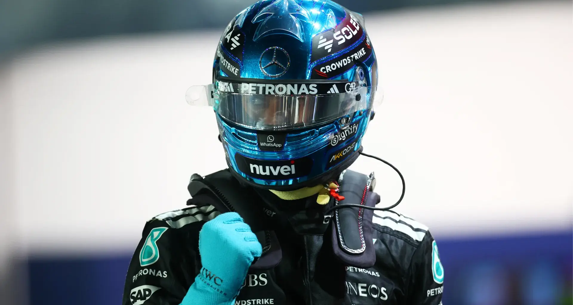 BAKU, AZERBAIJAN - SEPTEMBER 21: Carlos Sainz of Spain and Williams and Alexander Albon of Thailand