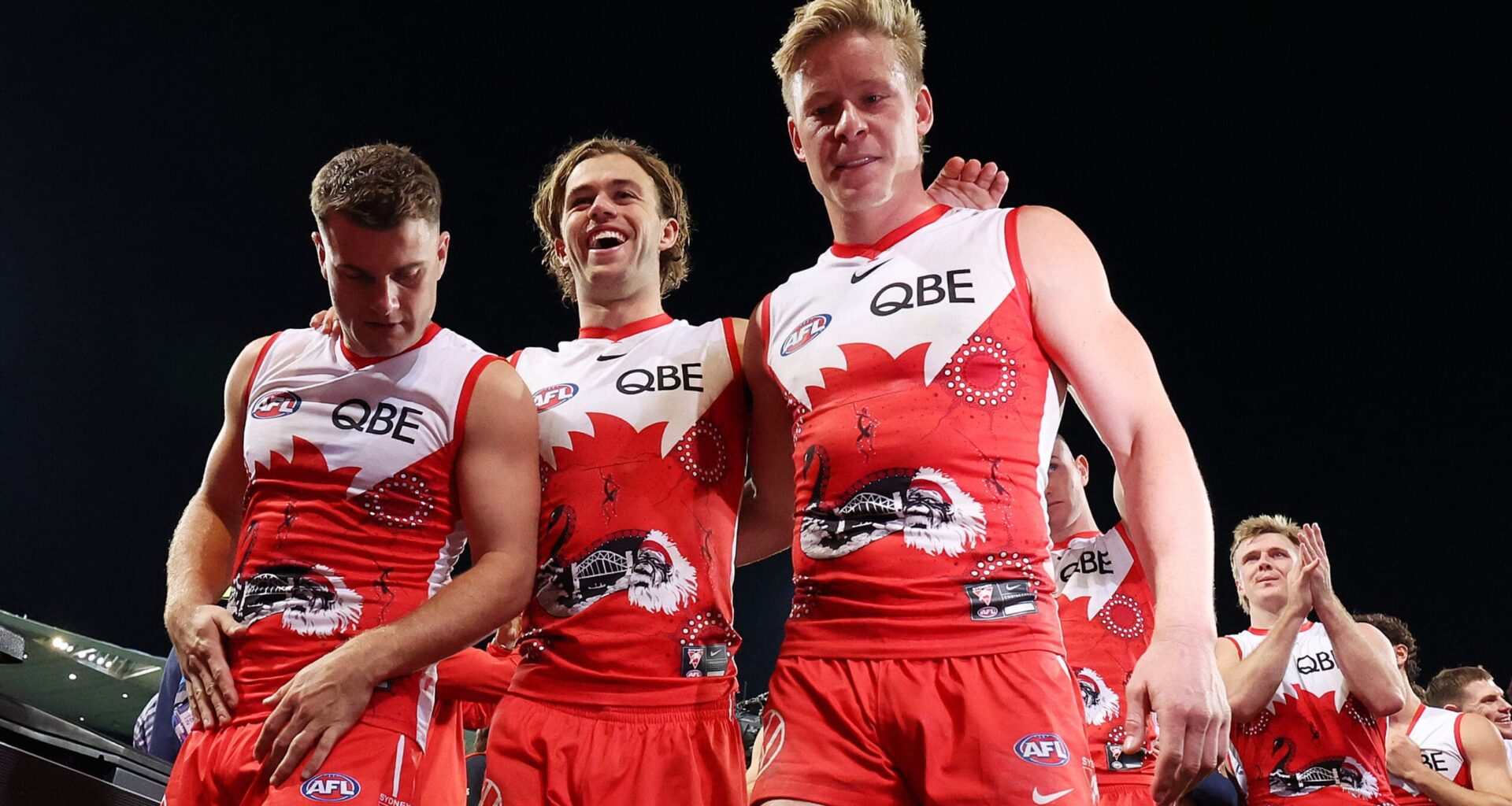 Sydney midfielder reportedly in talks with Victorian club: AFL trade news - AFL News