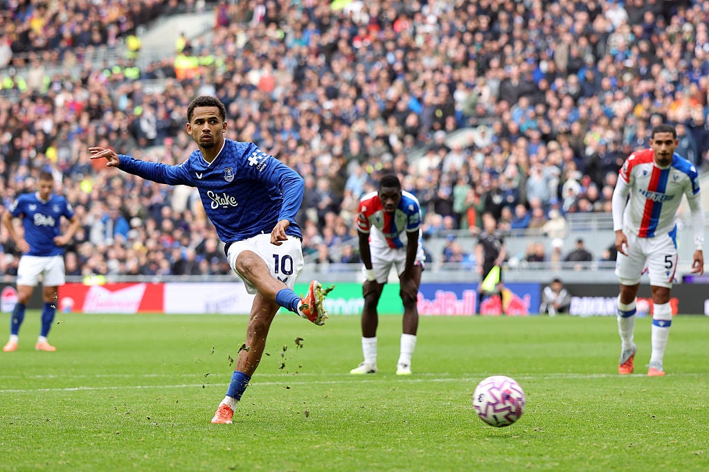 Iliman Ndiaye converted from the spot