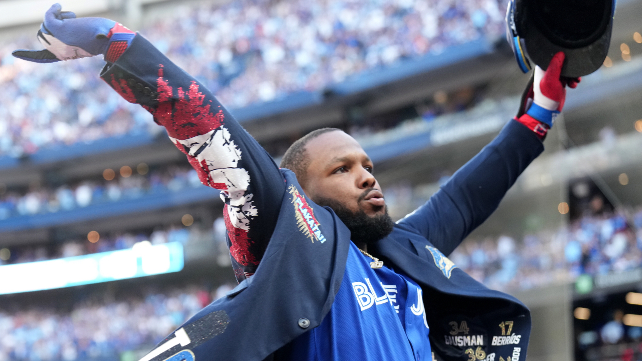 Guerrero Jr. authors new signature moment with epic swing in Blue Jays' win