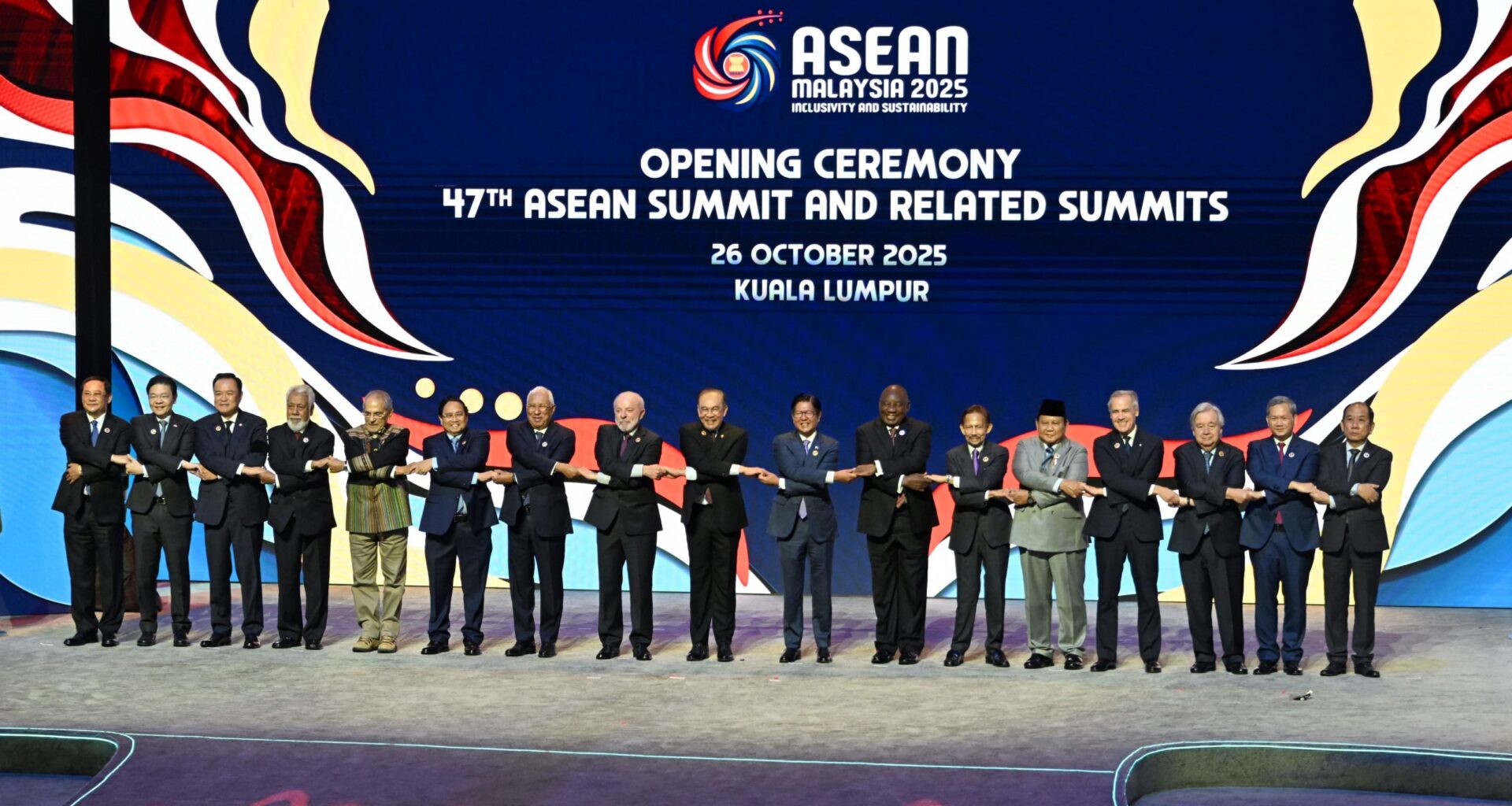 Secretary-General of ASEAN Attends the Opening Ceremony of the 47th ASEAN Summit and Related Summits