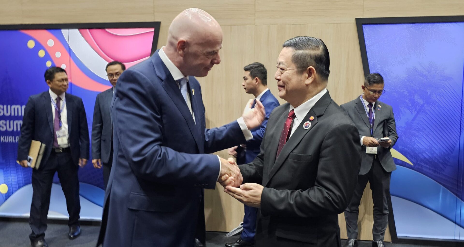 Secretary-General of ASEAN has a pull-aside meeting with FIFA President