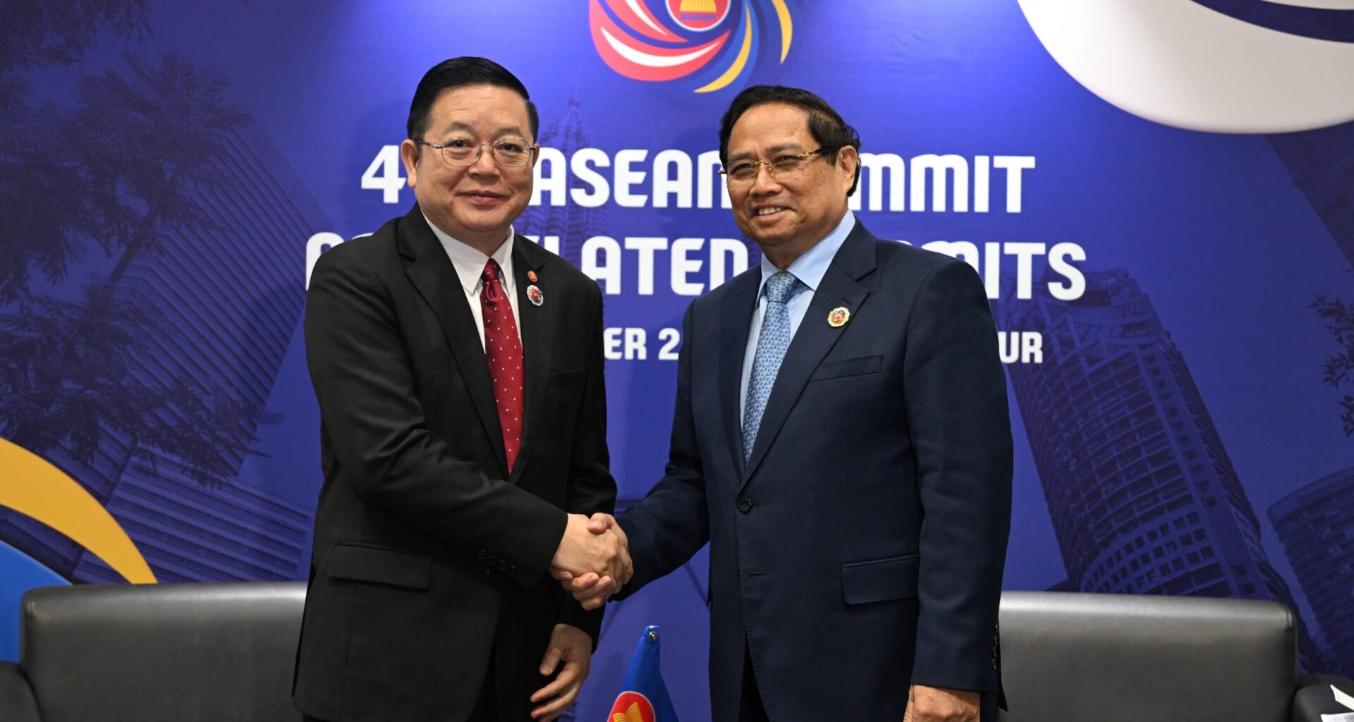 Secretary-General of ASEAN meets with the Prime Minister of Viet Nam