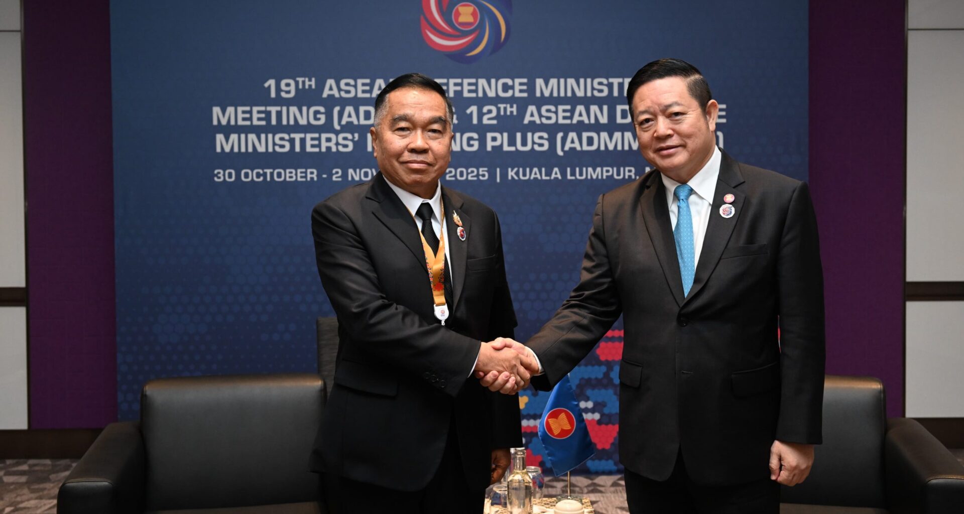 Secretary-General of ASEAN meets with the Minister of Defence of Thailand