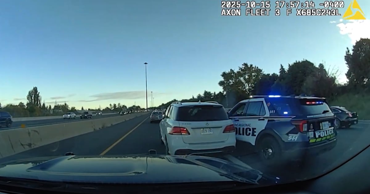 4 teens arrested after failed robbery involving pepper spray at Newmarket mall - CTV News