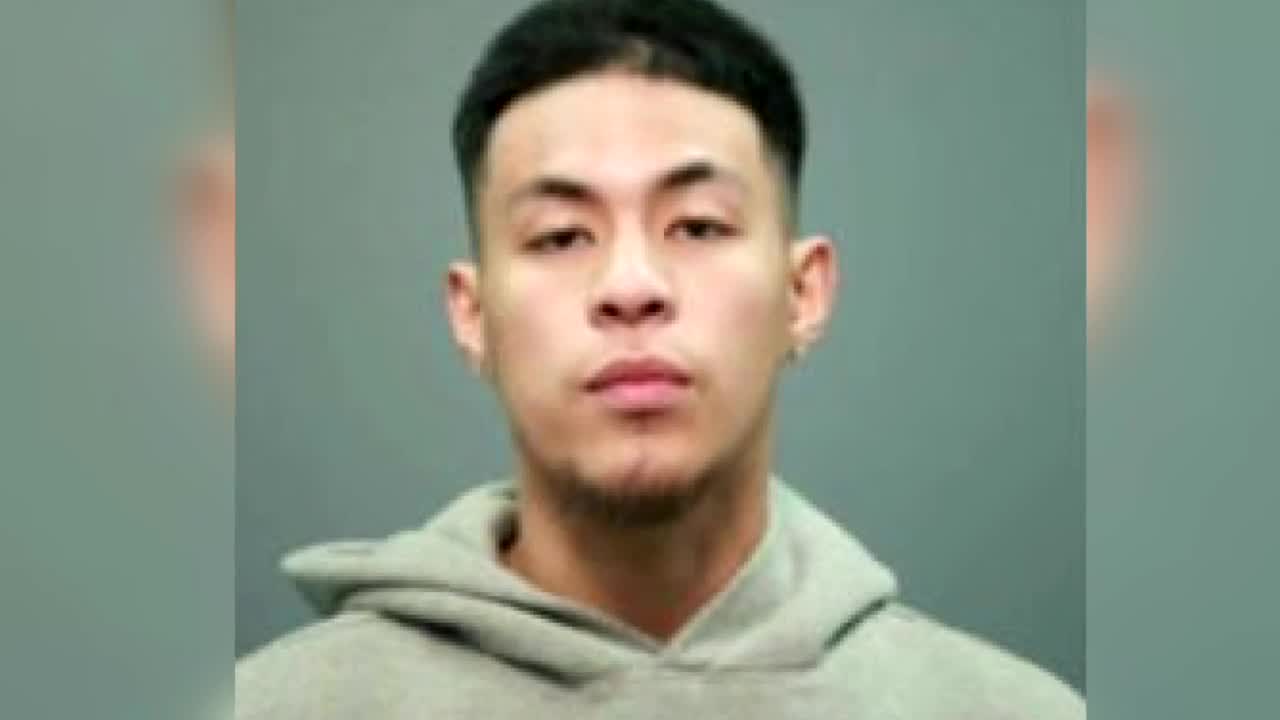 Click to play video: 'Winnipeg cops say murder suspect remains at large, may be in northern Manitoba'