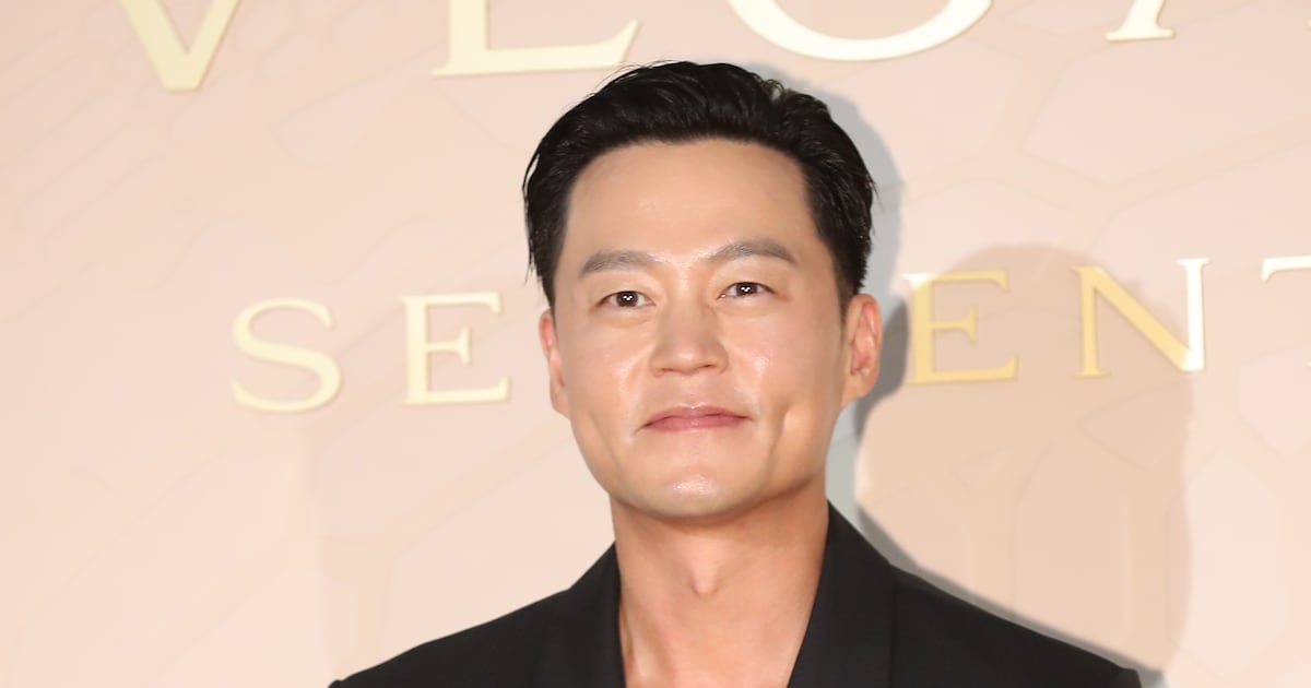 Lee Seo-jin Panics Over Lost Corporate Card in SBS Variety Show - 조선일보