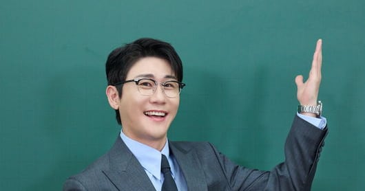 Yeongtak Joins 'Dogs Are Great' as Academic Affairs Director - 조선일보