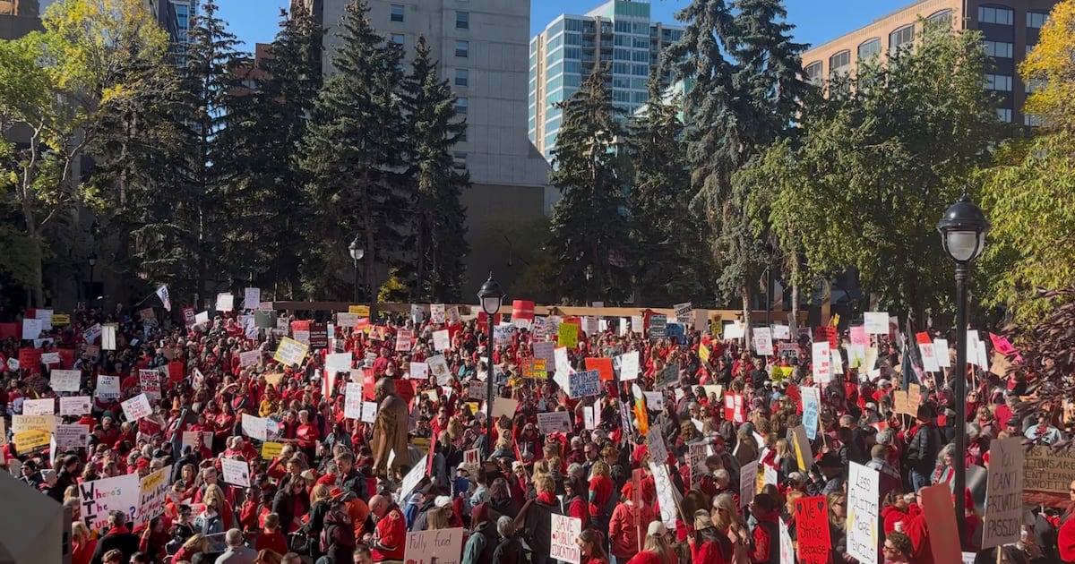 Huge turnout for teachers forces street closure downtown: Calgary police - CTV News