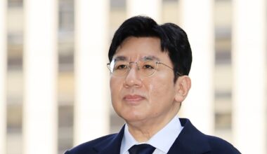 HYBE's Bang Si-hyuk Banned Over 200 Billion Won Transactions - 조선일보