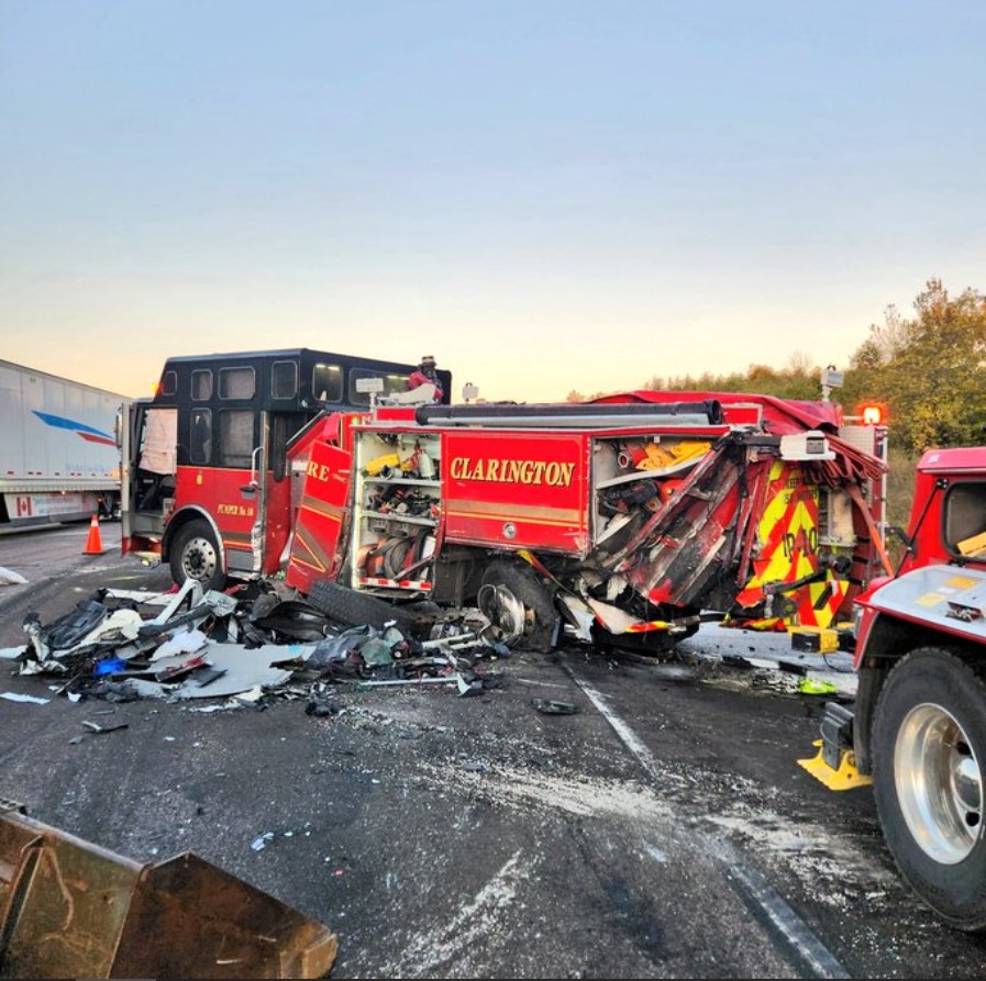 Firefighters injured in collision on Hwy. 401 east of Oshawa