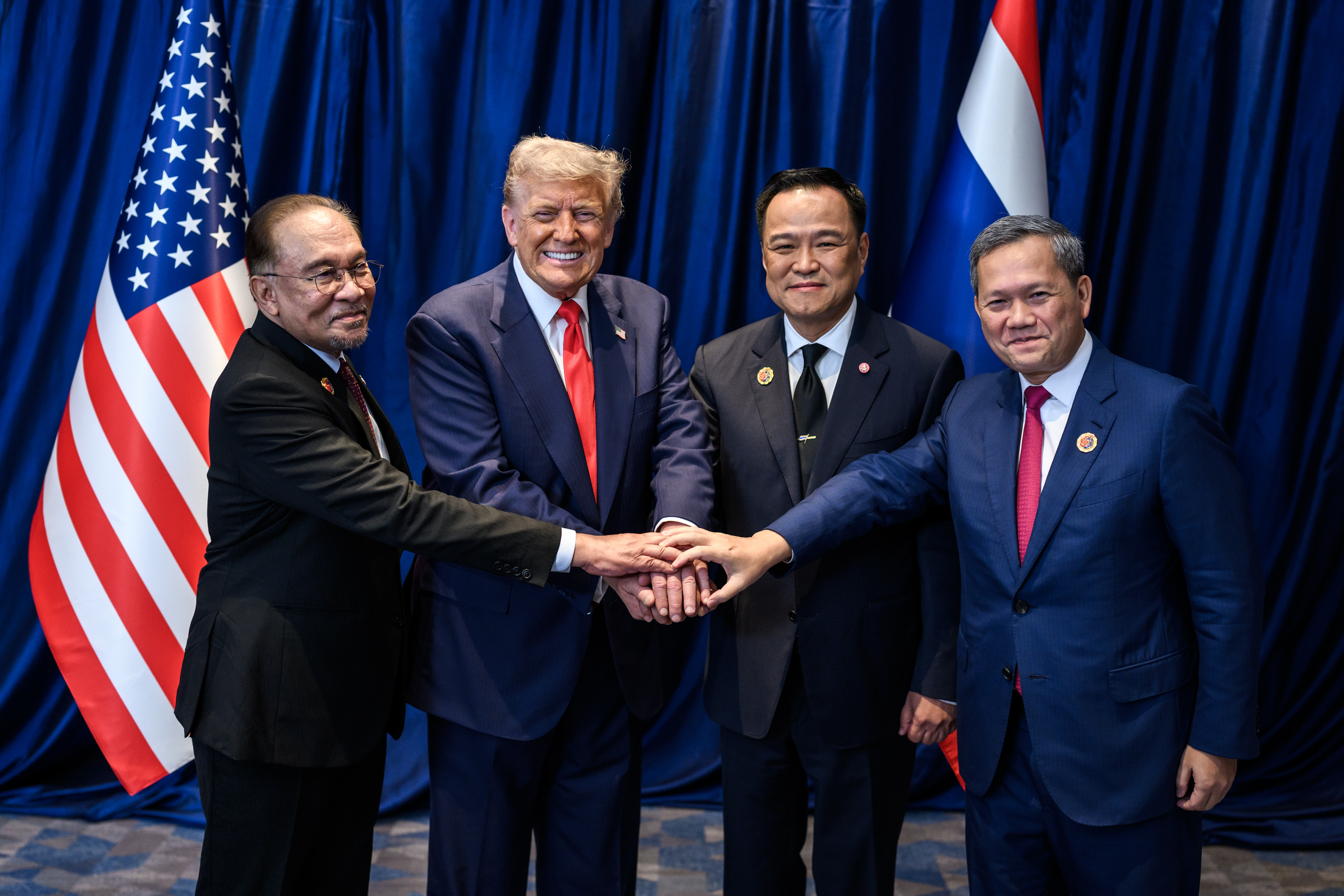 President Donald Trump speaks with Malaysian Prime Minister Seri Anwar Ibrahim, Cambodian Prime Minister Hun Manet, and Thailand’s Prime Minister Anutin Charnvirakul before signing the Kuala Lumpur Accord, Sunday, October 25, 2025, at the ASEAN Summit in Kuala Lumpur, Malaysia. (Official White House Photo by Daniel Torok)