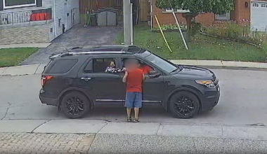 Hamilton police search for 3 people after alleged distraction theft