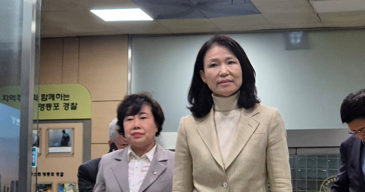 Breaking: Police respect court's release on lawful arrest - 조선일보