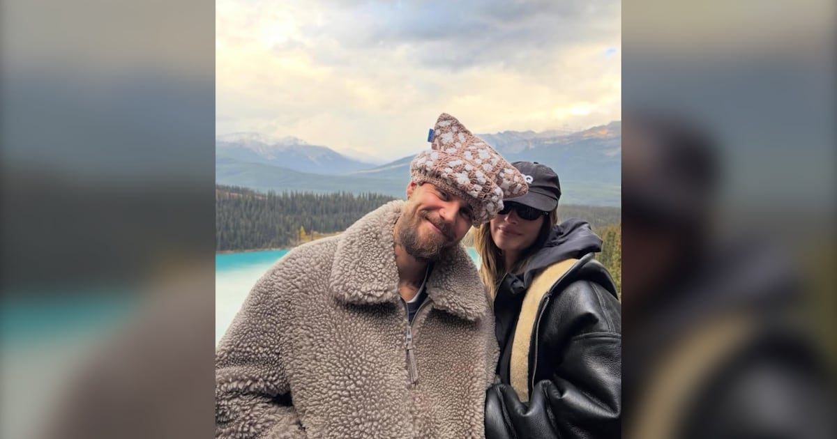 Biebers celebrate 7th anniversary at Lake Louise - CTV News