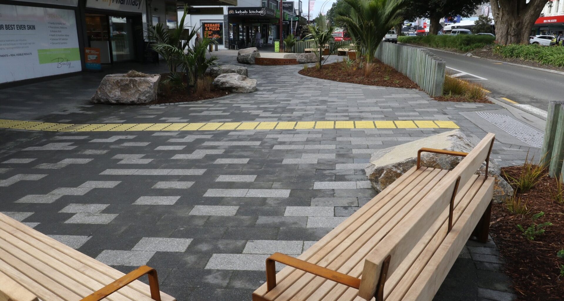 SunLive - Council stands by plaza project despite criticism