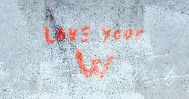 W Korea's Breast Cancer Event Criticized as Glamorous Party - 조선일보